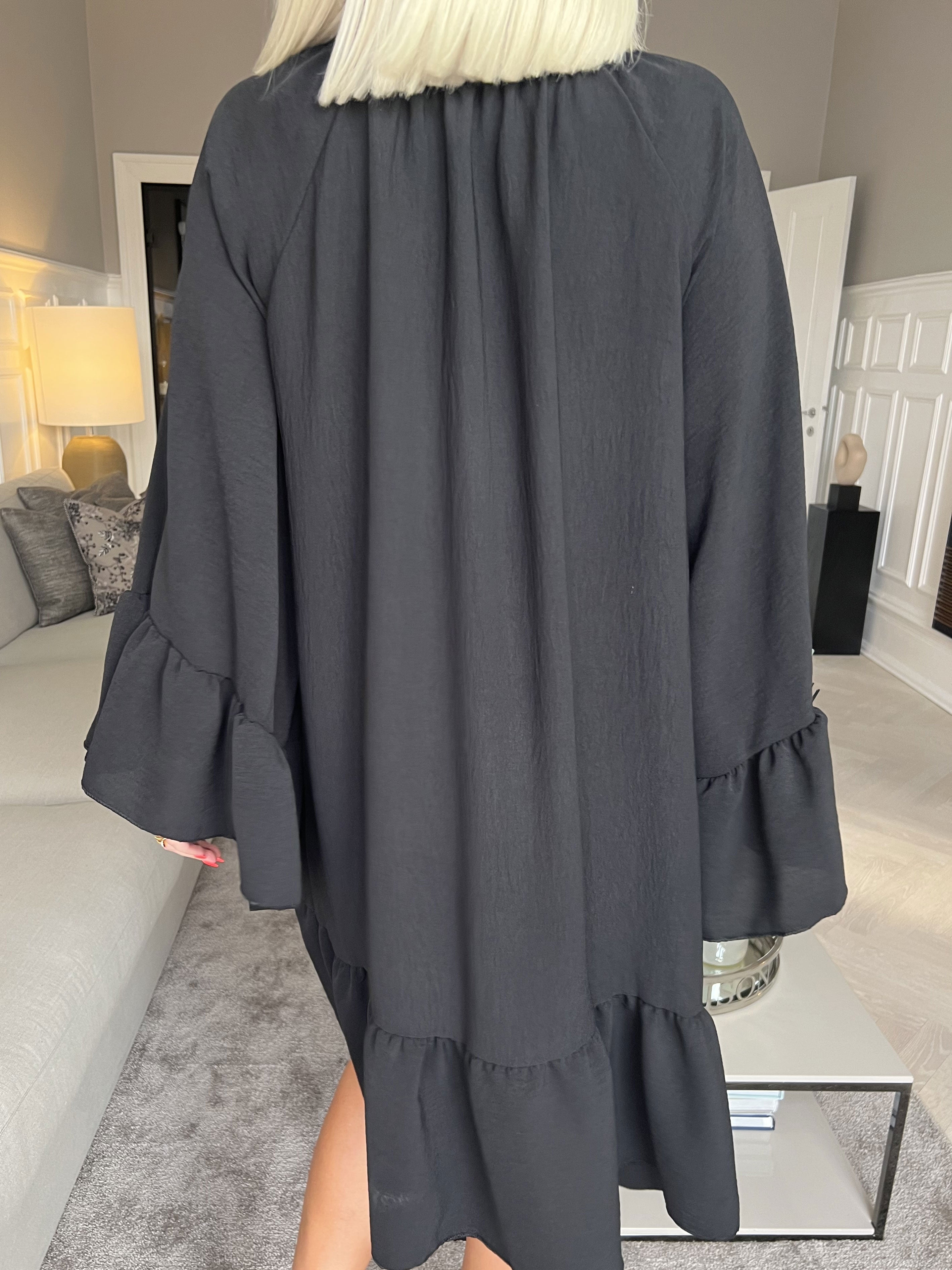 Asta - Tunikaklänning med volanger och gummiband i halsen